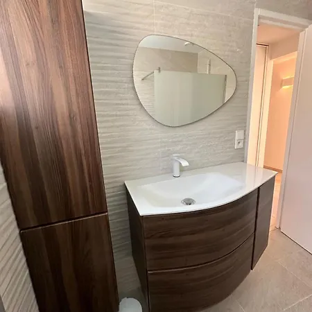 Elemiah Saint Tropez